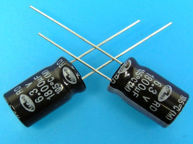 1800uF/6,3V - 105°C Samwha RD kondenzátor elektrolytický